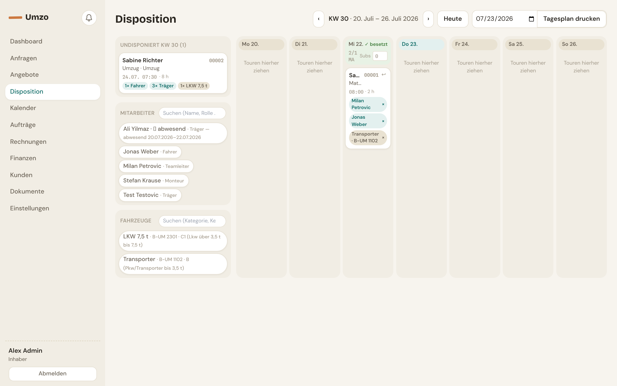 Umzo Dispositions-Board: Wochenplan mit zugewiesener Crew und Fahrzeug